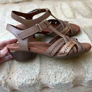 Cobb Hill Lorna Sandal 7.5M taupe gold low heel arch support comfort NEW